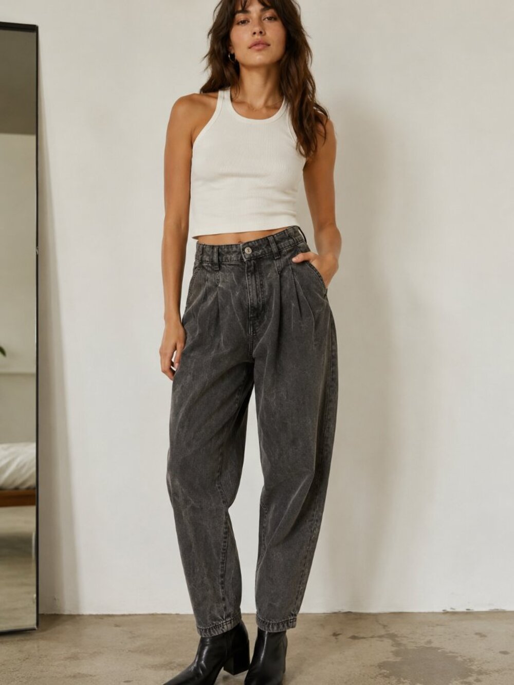 Zara High Rise Pleated Tapered Jeans Charcoal Gray Acid Wash Size 6